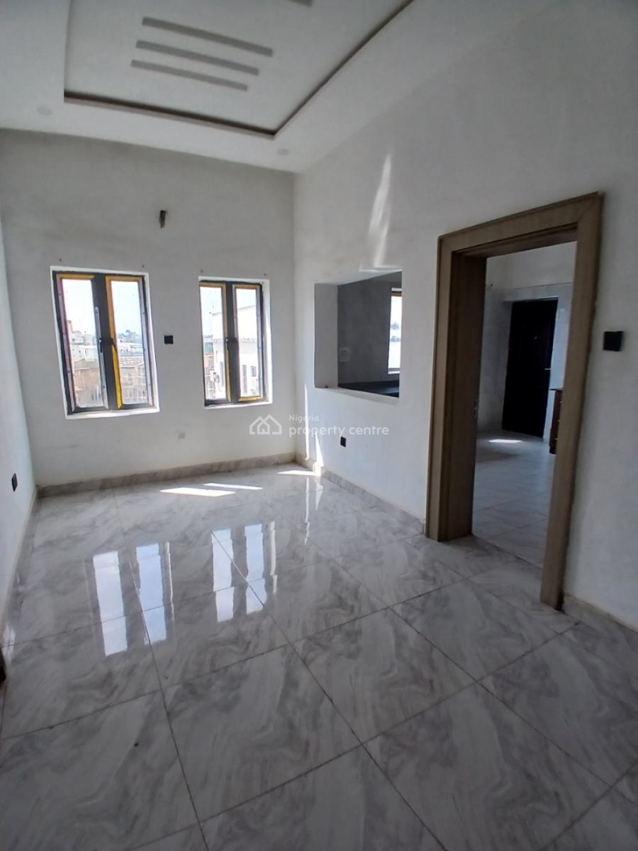 3 Bedroom Flat on First Floor, American International, Durumi, Abuja, Flat / Apartment for Rent