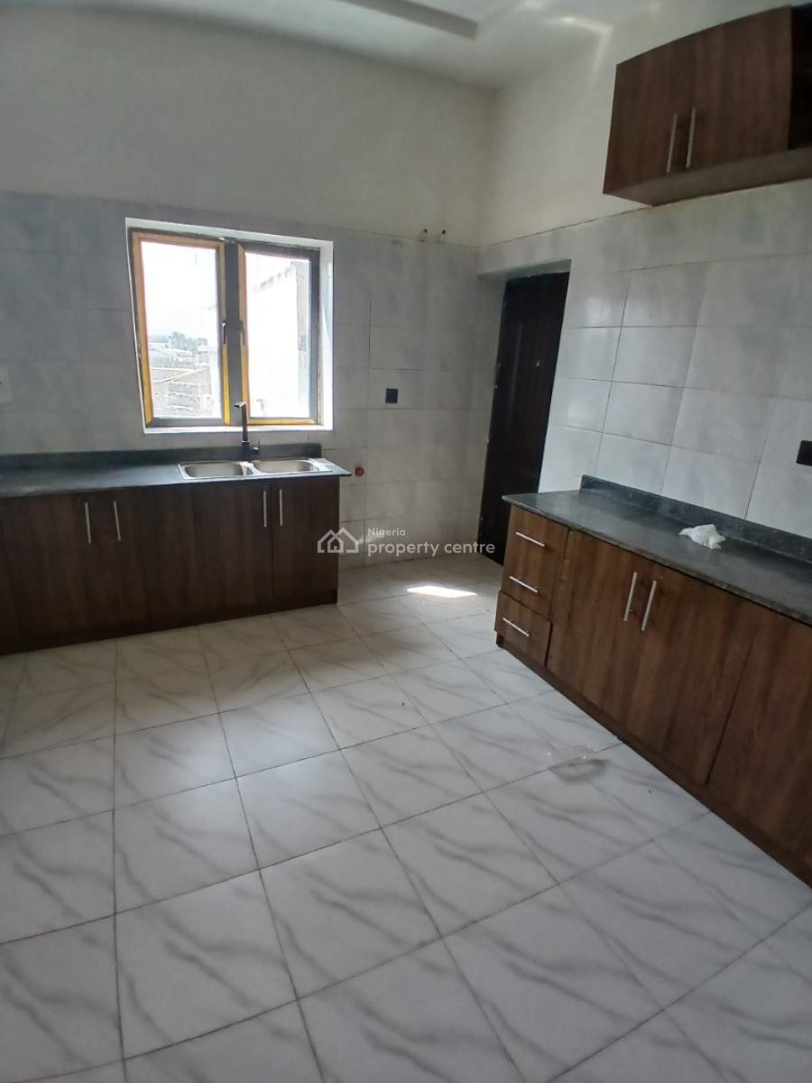 3 Bedroom Flat on First Floor, American International, Durumi, Abuja, Flat / Apartment for Rent