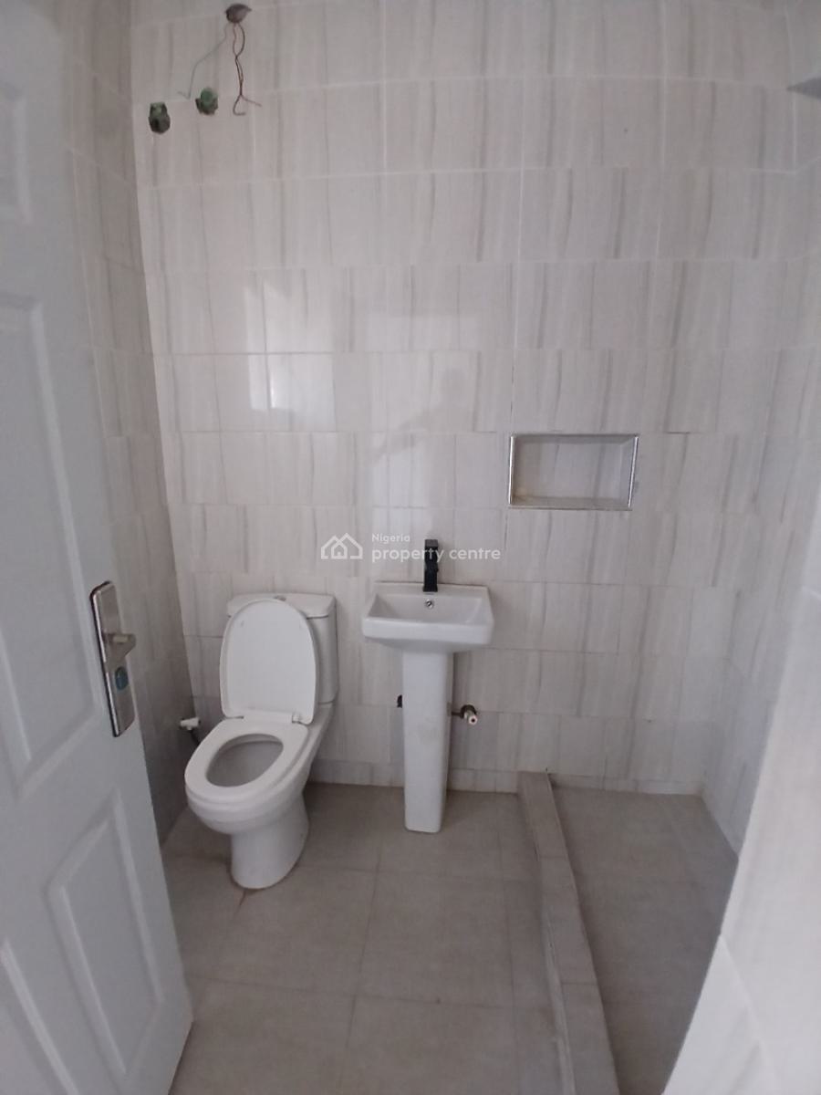 3 Bedroom Flat on First Floor, American International, Durumi, Abuja, Flat / Apartment for Rent