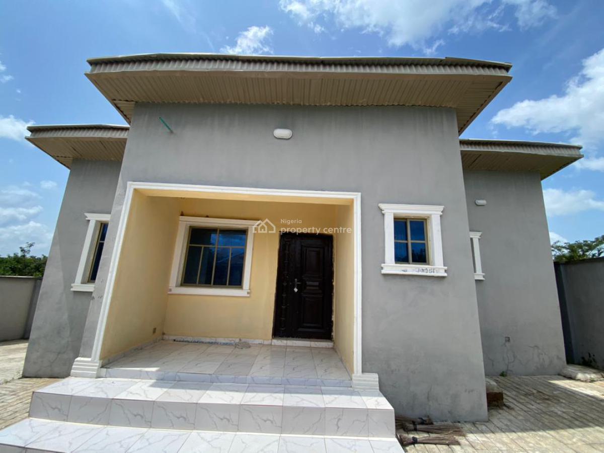 Modern 2 Bedroom Flat with Suspended Ceilings, Elenushonshon, Ologuneru, Ibadan, Oyo, Detached Bungalow for Sale