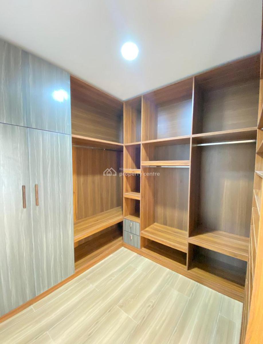 Well Built 4 Bedroom Apartment with Pool & Gym., Ikoyi, Lekki, Lagos, Block of Flats for Sale