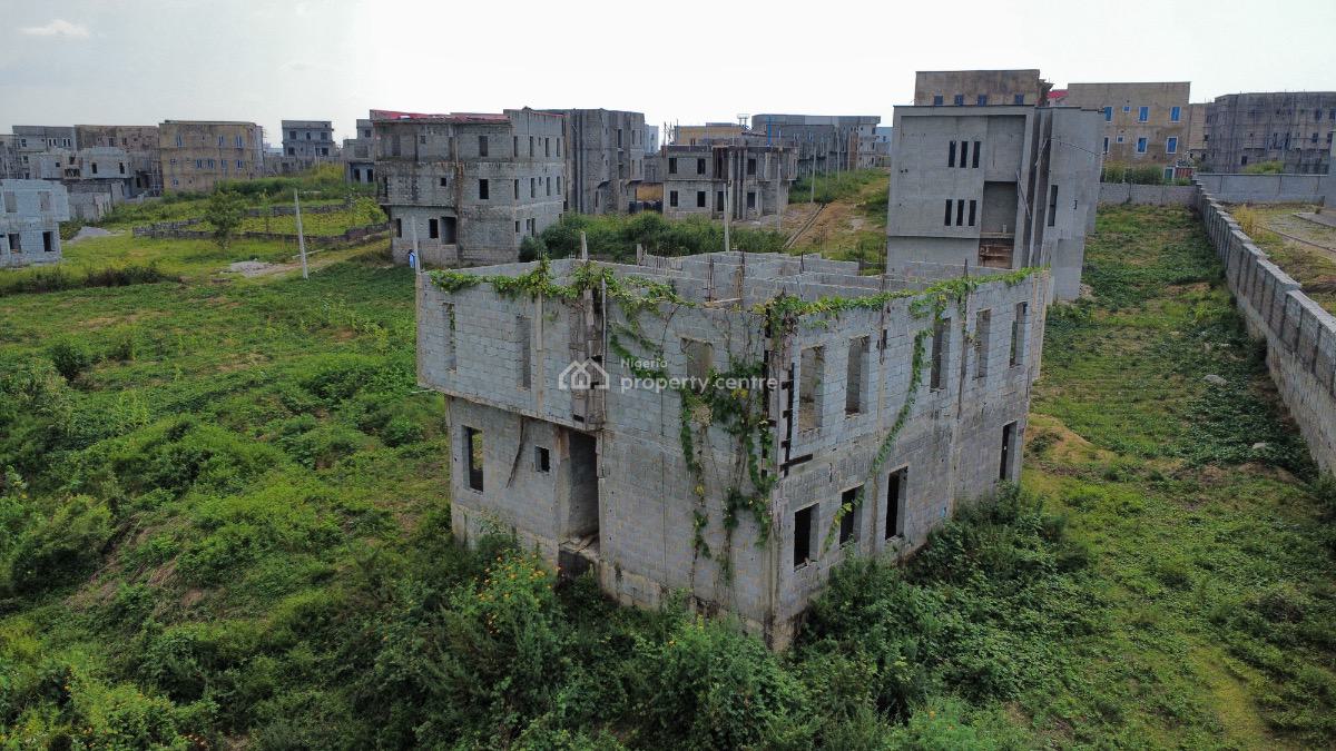 Distress 5 Bedroom Fully Detached Duplex with Bq, Karsana, Abuja, Detached Duplex for Sale