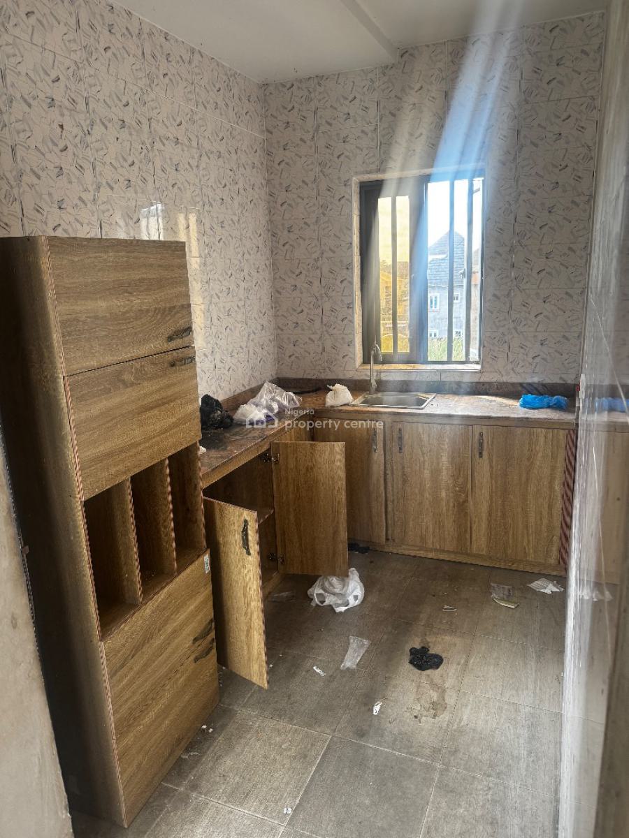 Well Maintained 2-bedroom Apartment [upstairs], Blenco, Sangotedo, Ajah, Lagos, Flat / Apartment for Rent