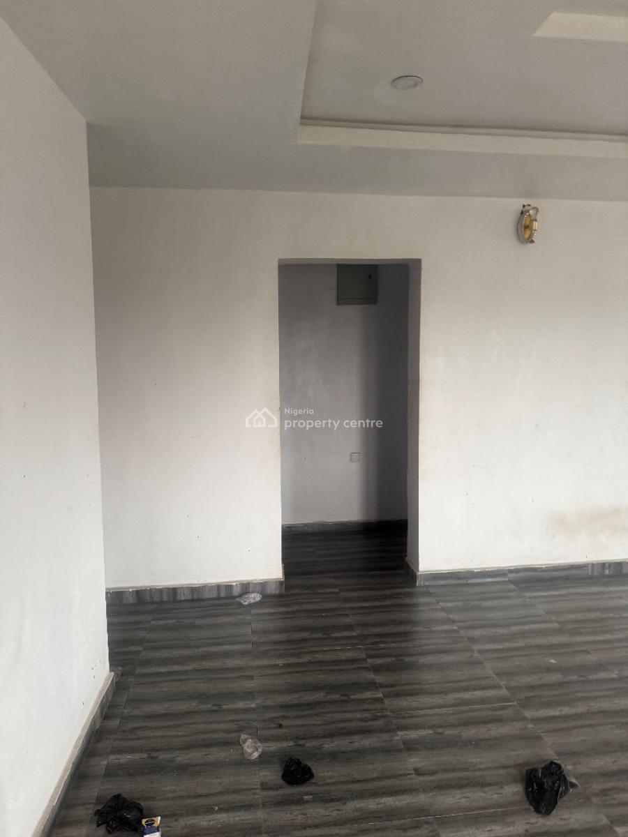 Well Maintained 2-bedroom Apartment [upstairs], Blenco, Sangotedo, Ajah, Lagos, Flat / Apartment for Rent