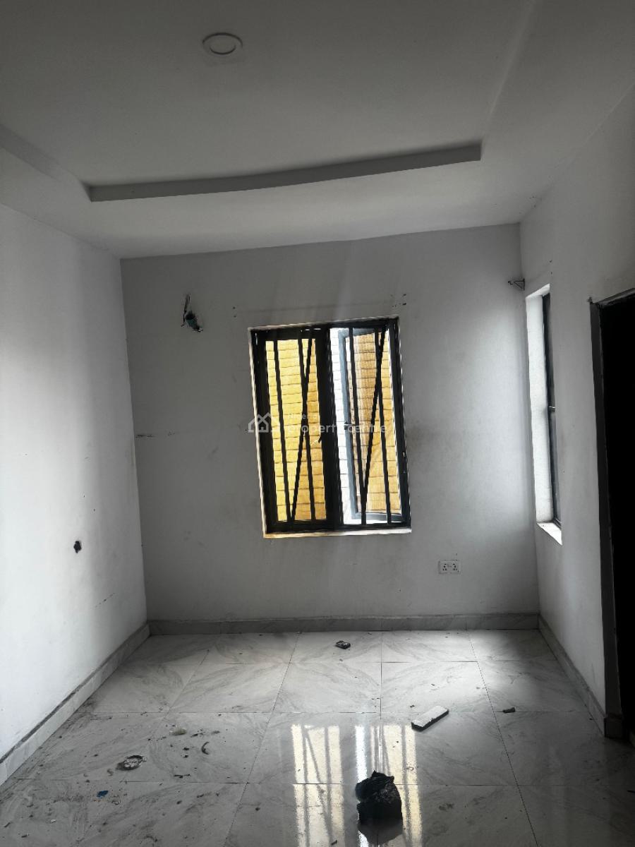 Well Maintained 2-bedroom Apartment [upstairs], Blenco, Sangotedo, Ajah, Lagos, Flat / Apartment for Rent