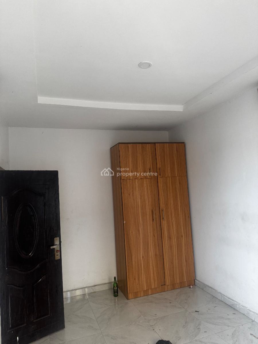 Well Maintained 2-bedroom Apartment [upstairs], Blenco, Sangotedo, Ajah, Lagos, Flat / Apartment for Rent
