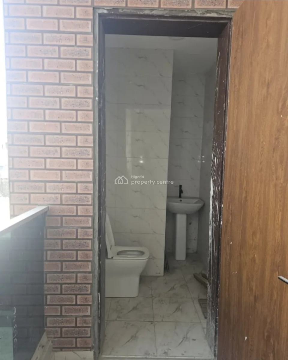 8 Units of Brand New 3 Bedroom En-suite Flat with 1 Room Bq, Situated/, Lekki Phase 1, Lekki, Lagos, Flat / Apartment for Rent