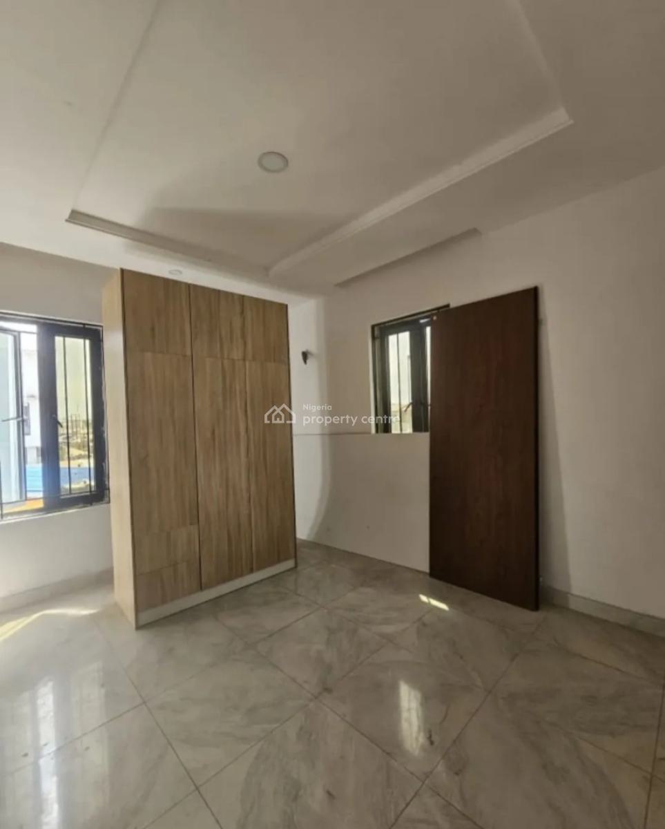 8 Units of Brand New 3 Bedroom En-suite Flat with 1 Room Bq, Situated/, Lekki Phase 1, Lekki, Lagos, Flat / Apartment for Rent