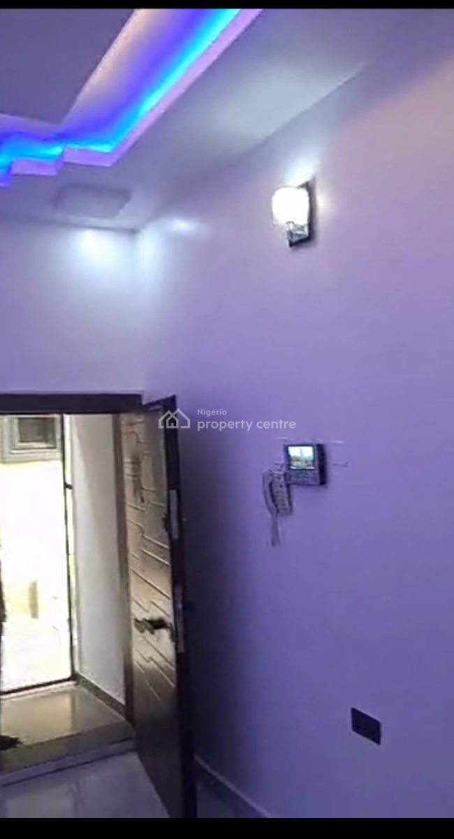 Relatively New 3bed Room Tarreces Duplex, Medina Estate, Gbagada, Lagos, Terraced Duplex for Rent