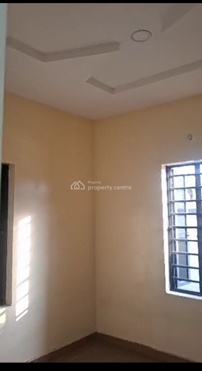 Relatively New 3bed Room Tarreces Duplex, Medina Estate, Gbagada, Lagos, Terraced Duplex for Rent