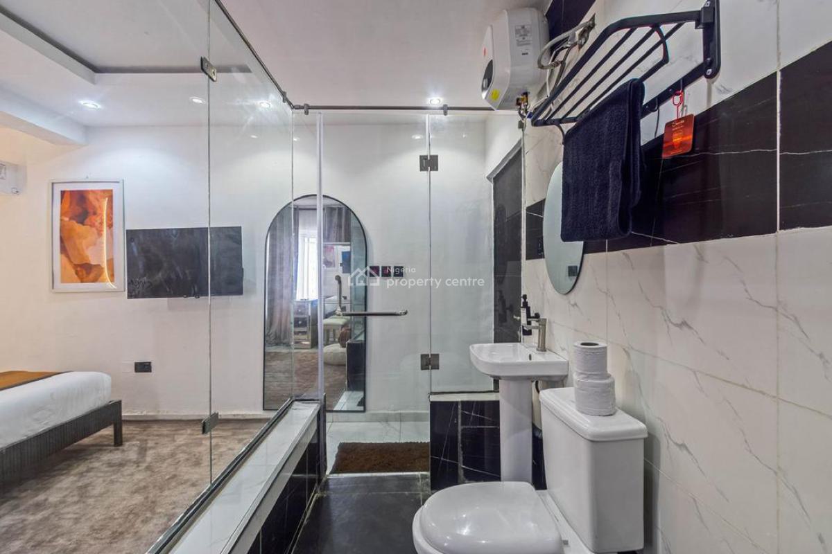 a Spacious Luxury 1 Bedroom with Ps5, 2 Balconies & Private Gym, Off Freedom Way, Lekki Phase 1, Lekki, Lagos, Mini Flat (room and Parlour) Short Let