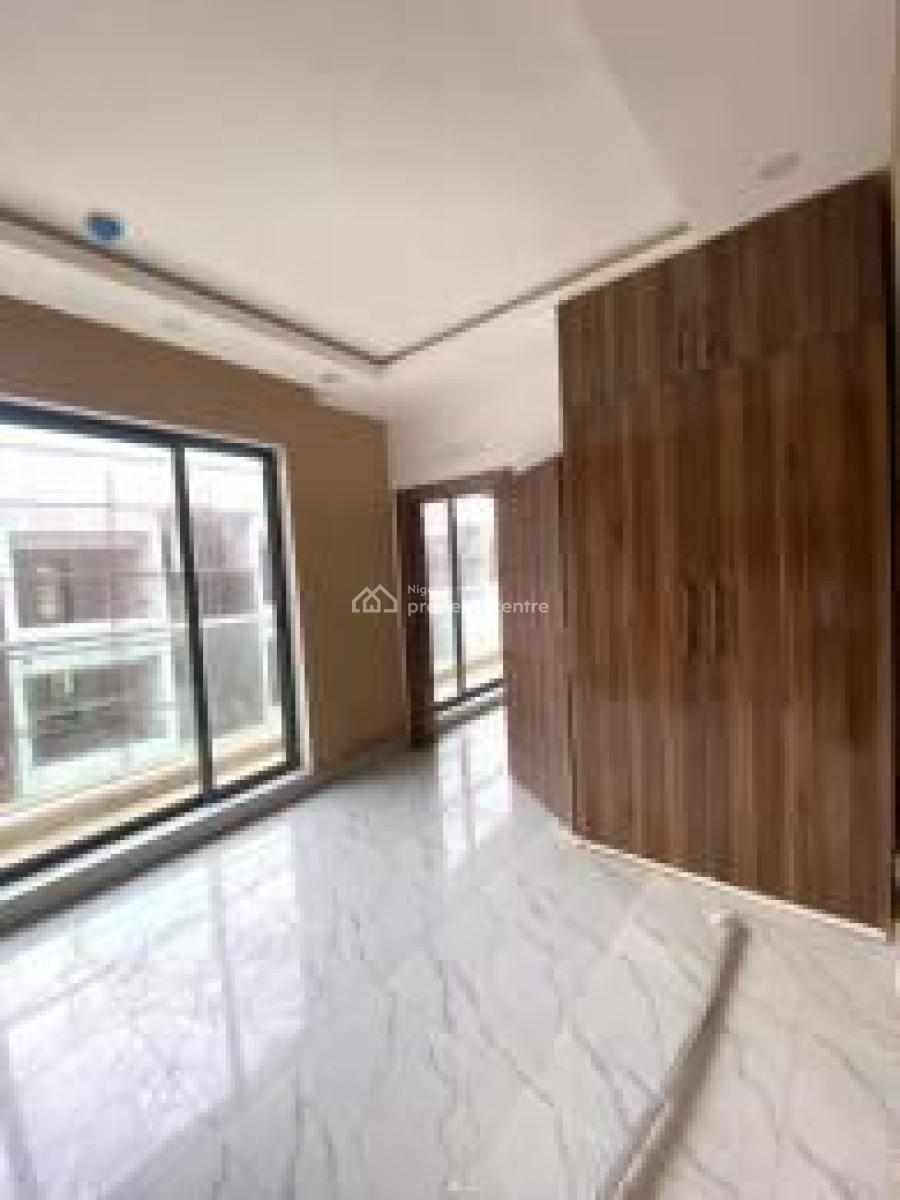 Luxury Two Bedrooms Apartment in a High Brow Estate, Periwinkle Estate, Lekki Phase 1, Lekki Phase 1, Lekki, Lagos, Flat / Apartment for Rent