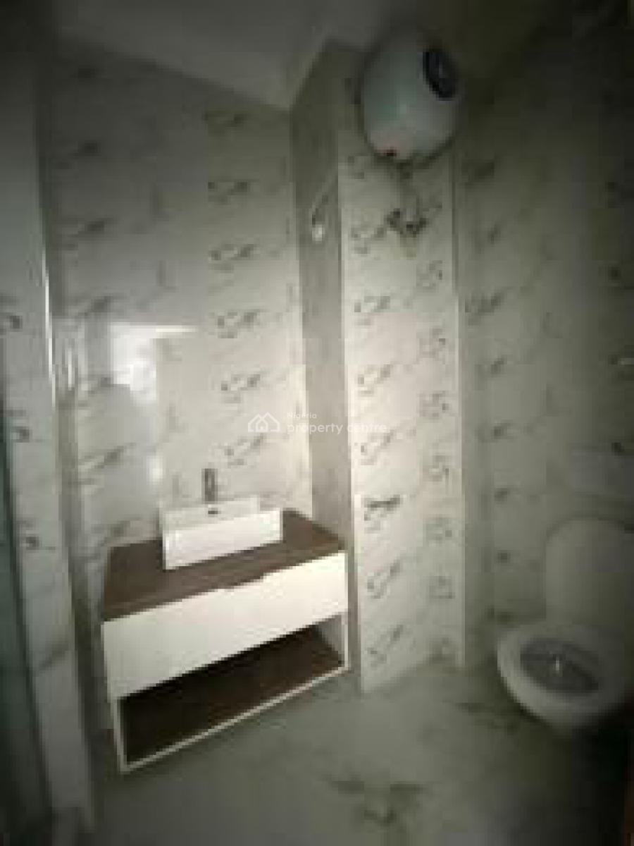 Luxury Two Bedrooms Apartment in a High Brow Estate, Periwinkle Estate, Lekki Phase 1, Lekki Phase 1, Lekki, Lagos, Flat / Apartment for Rent