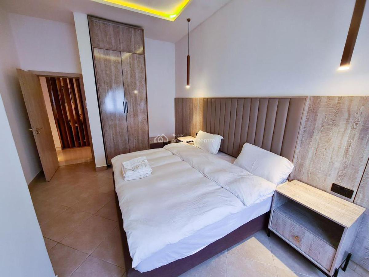 Fully Furnished & Serviced Luxury 3bedrooms Apartment with  Pool, Off Admiralty Way, Lekki Phase 1, Lekki, Lagos, Flat / Apartment for Rent