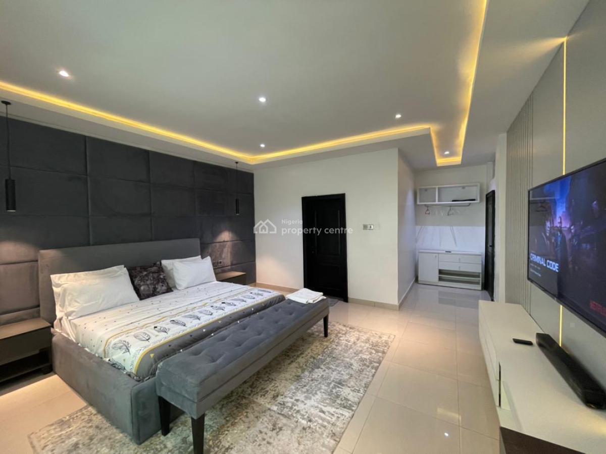 3 Bedrooms Apartment, Lekki Phase 1, Lekki, Lagos, Flat / Apartment Short Let