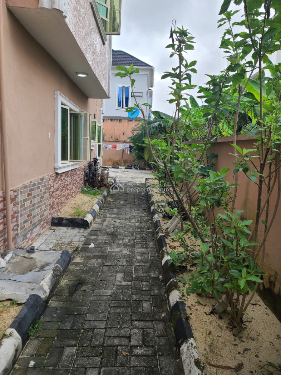 a Room Shared Apartment in a Beautiful Compound and Location, Lekki Scheme 2 Estate Abraham Adesanya Ajah Lekki Lagos, Ajiwe, Ajah, Lagos, Self Contain (single Rooms) for Rent