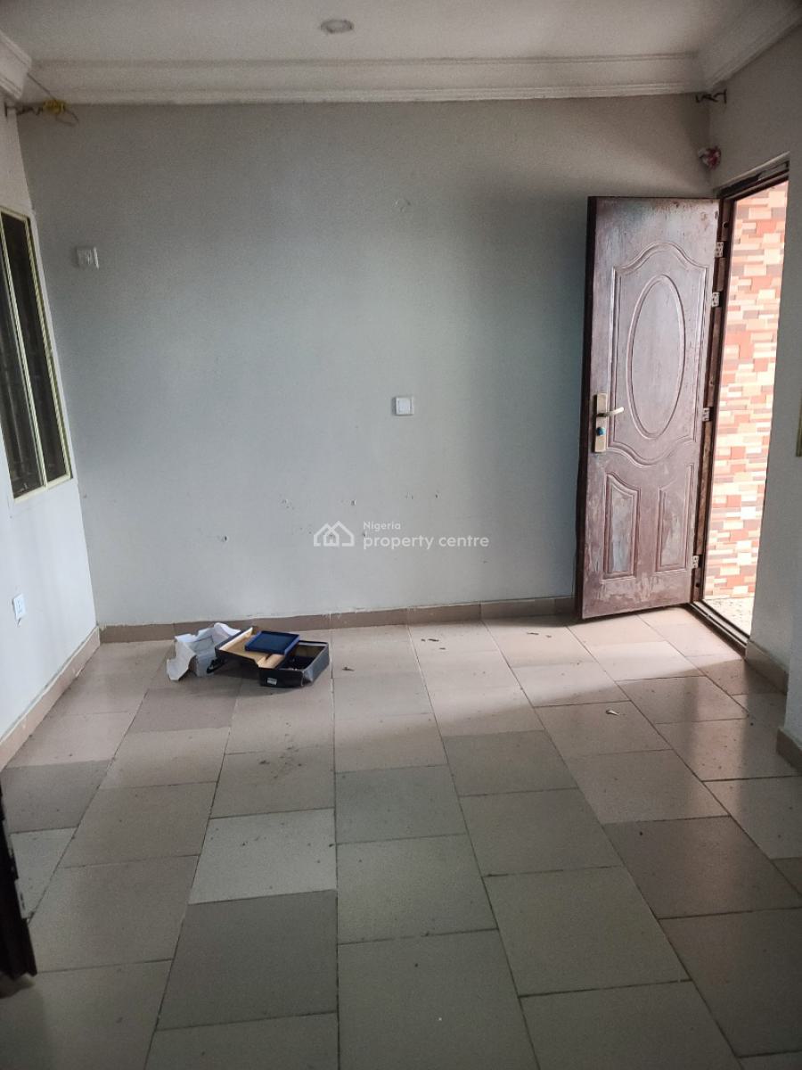 a Room Shared Apartment in a Beautiful Compound and Location, Lekki Scheme 2 Estate Abraham Adesanya Ajah Lekki Lagos, Ajiwe, Ajah, Lagos, Self Contain (single Rooms) for Rent