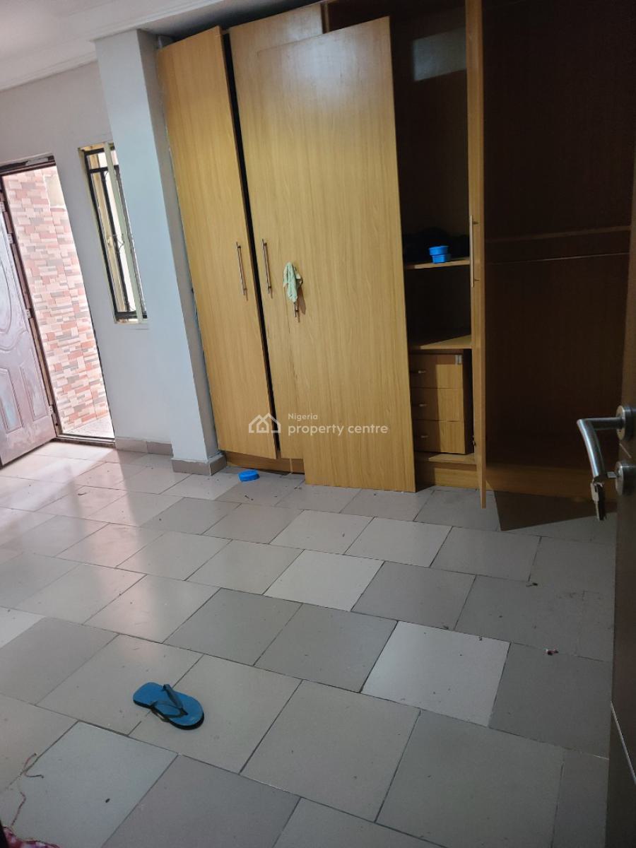 a Room Shared Apartment in a Beautiful Compound and Location, Lekki Scheme 2 Estate Abraham Adesanya Ajah Lekki Lagos, Ajiwe, Ajah, Lagos, Self Contain (single Rooms) for Rent