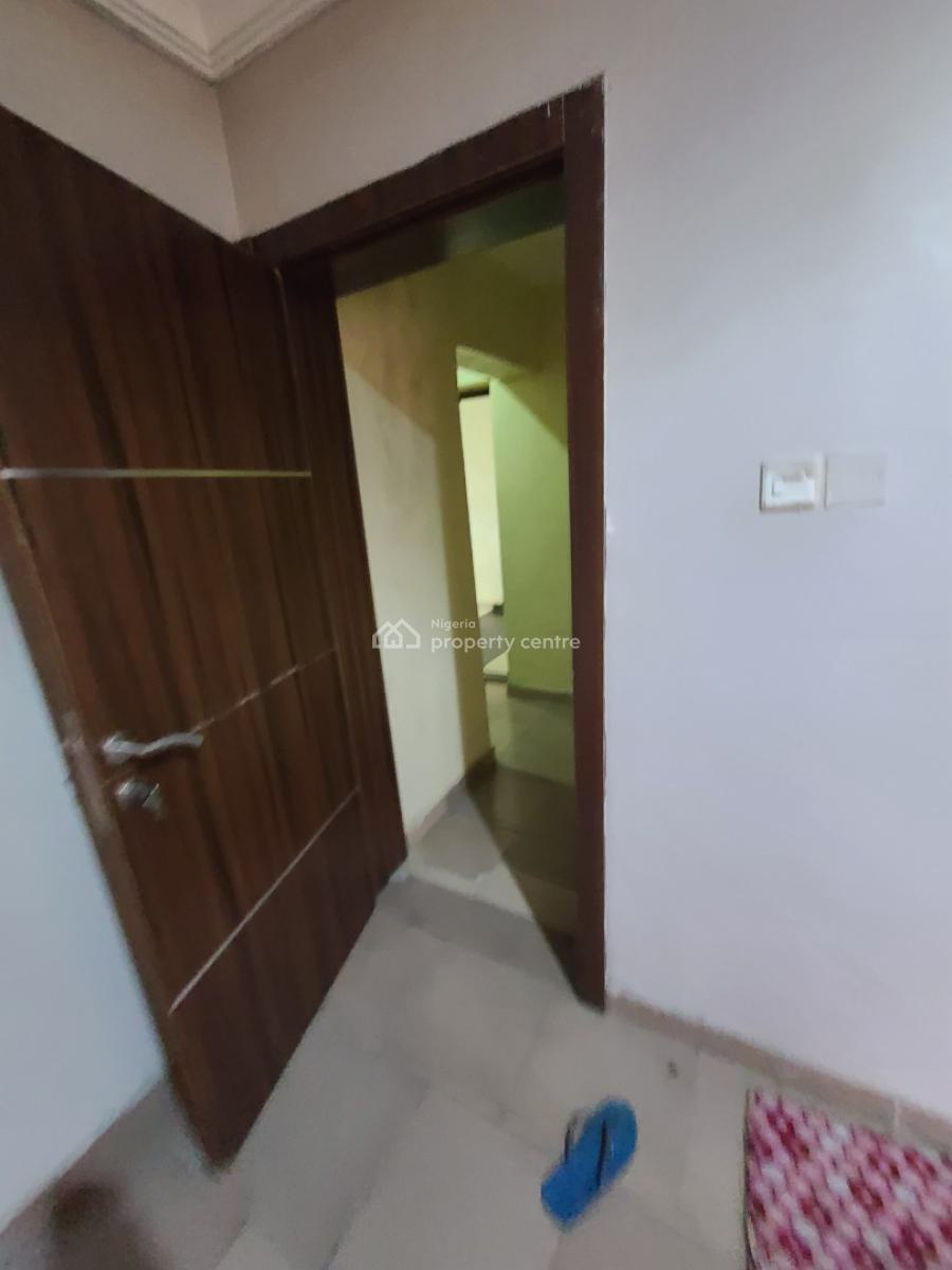a Room Shared Apartment in a Beautiful Compound and Location, Lekki Scheme 2 Estate Abraham Adesanya Ajah Lekki Lagos, Ajiwe, Ajah, Lagos, Self Contain (single Rooms) for Rent