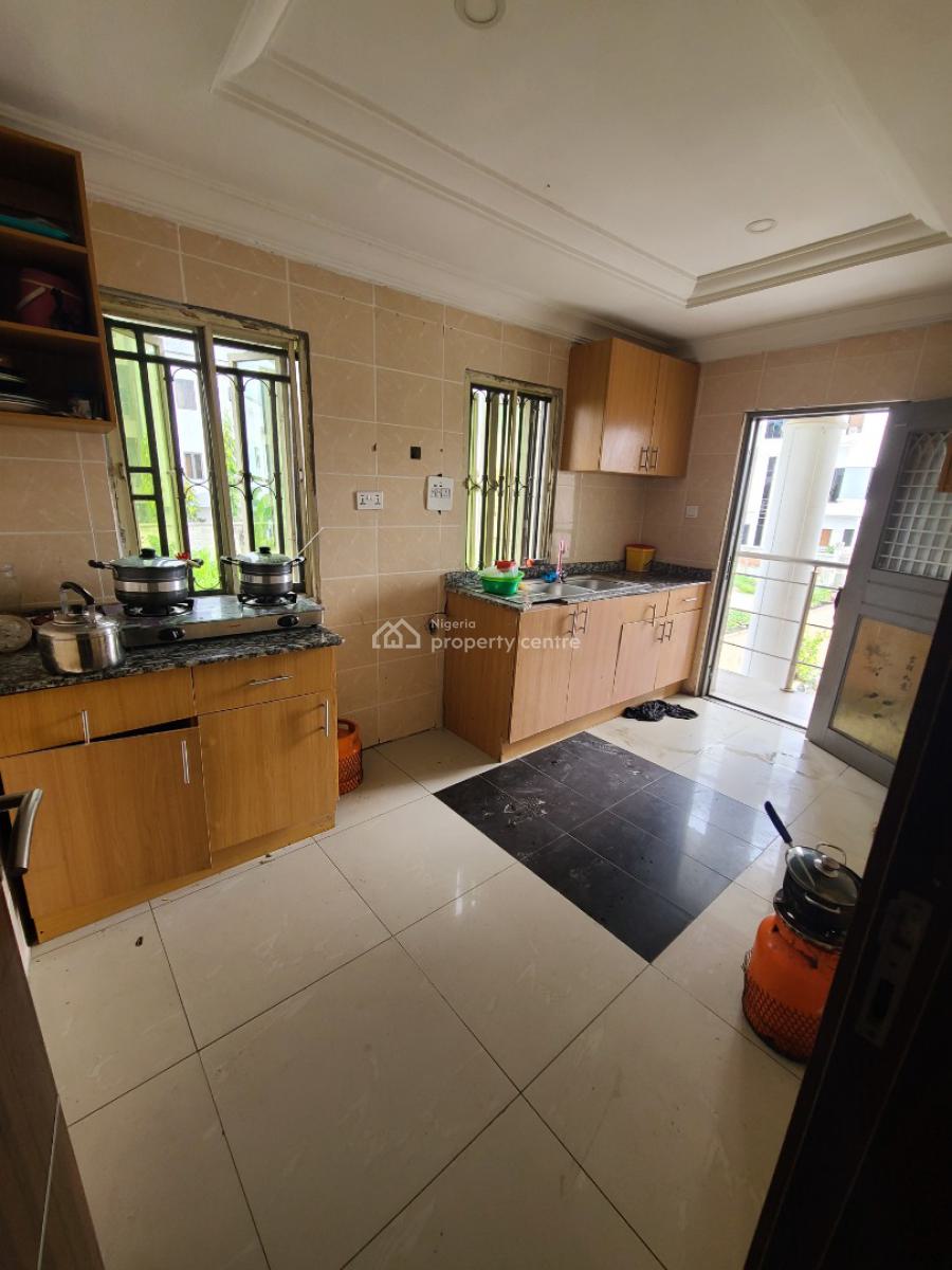 a Room Shared Apartment in a Beautiful Compound and Location, Lekki Scheme 2 Estate Abraham Adesanya Ajah Lekki Lagos, Ajiwe, Ajah, Lagos, Self Contain (single Rooms) for Rent