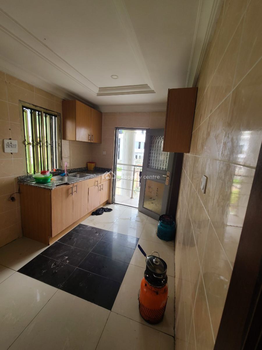 a Room Shared Apartment in a Beautiful Compound and Location, Lekki Scheme 2 Estate Abraham Adesanya Ajah Lekki Lagos, Ajiwe, Ajah, Lagos, Self Contain (single Rooms) for Rent