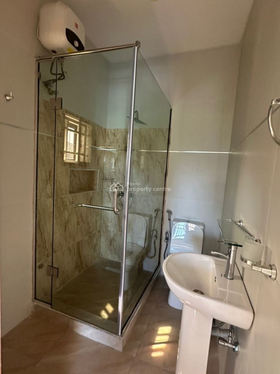 Luxury Spacious 2 Bedroom Apartment, Back of Ay Sharfa, Galadimawa, Abuja, Flat / Apartment for Rent