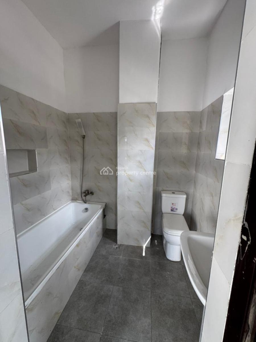 Fully Serviced 3 Bedroom Apartment, Lekki Phase 1, Lekki, Lagos, Flat / Apartment for Sale