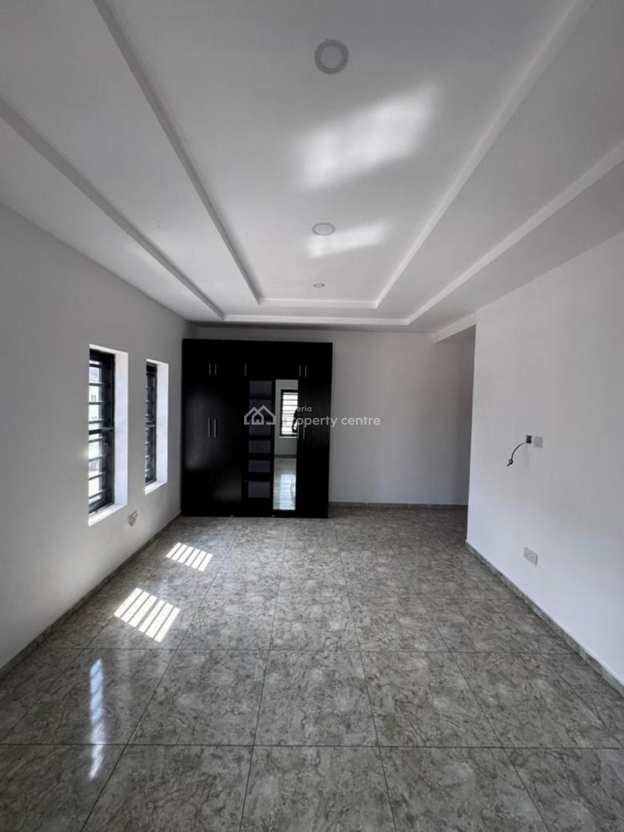 Fully Serviced 3 Bedroom Apartment, Lekki Phase 1, Lekki, Lagos, Flat / Apartment for Sale