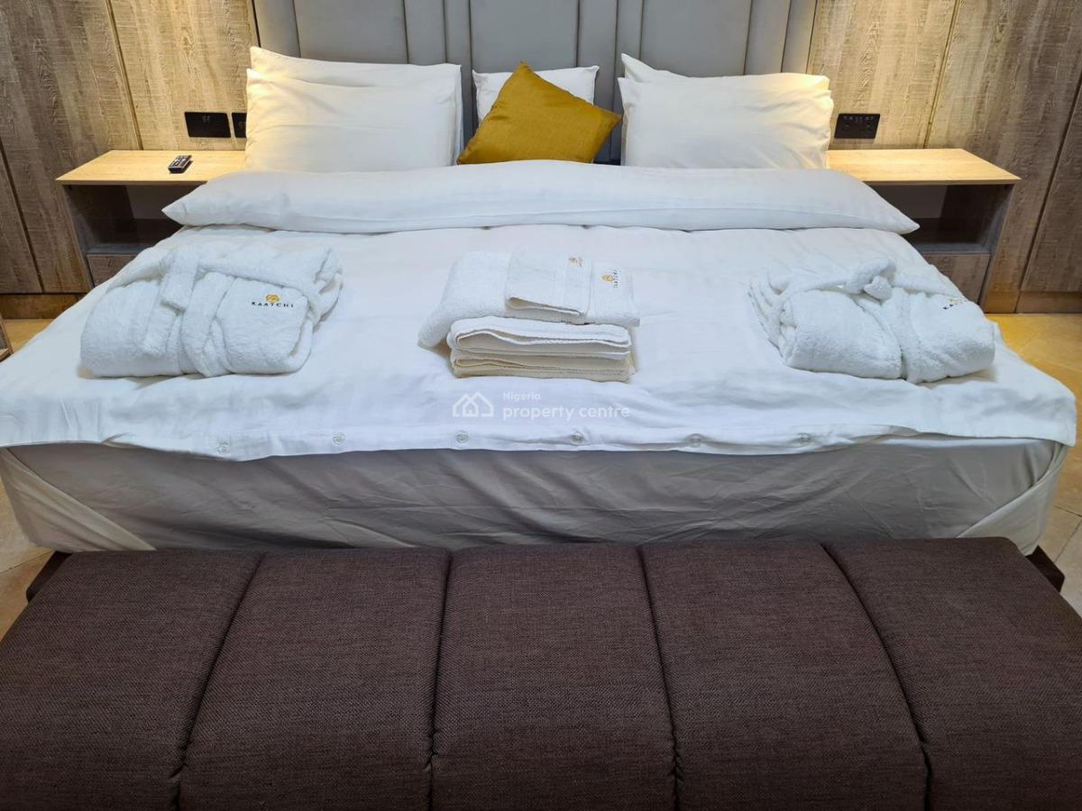 Fully Furnished & Serviced Luxury 3bedroom Apartment with Swimming Po, Lekki Phase 1 of Admiralty Way, Lekki Phase 1, Lekki, Lagos, Flat / Apartment for Rent