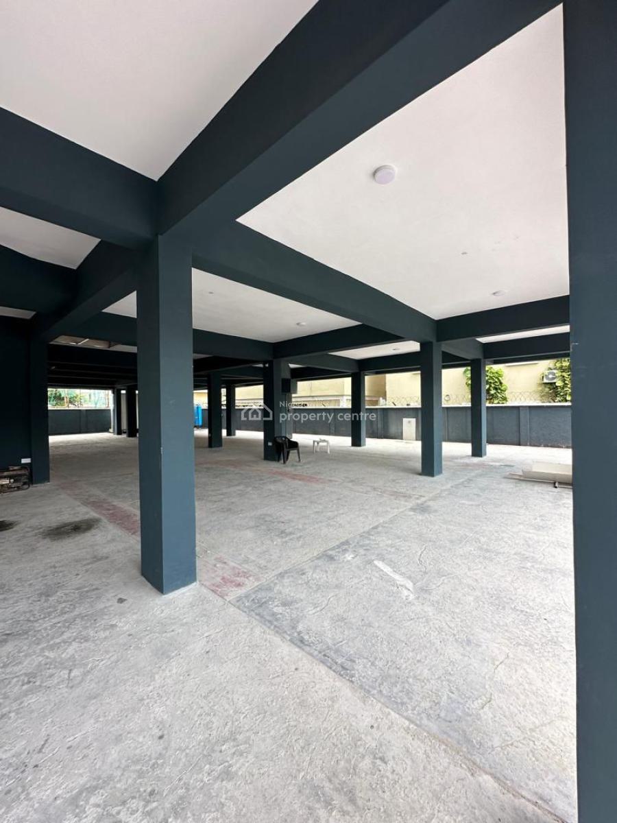 Lovely 3 Bedroom Apartment with Communal Swimming Pool and an Elevator, Lekki Phase 1, Lekki, Lagos, Flat / Apartment for Sale