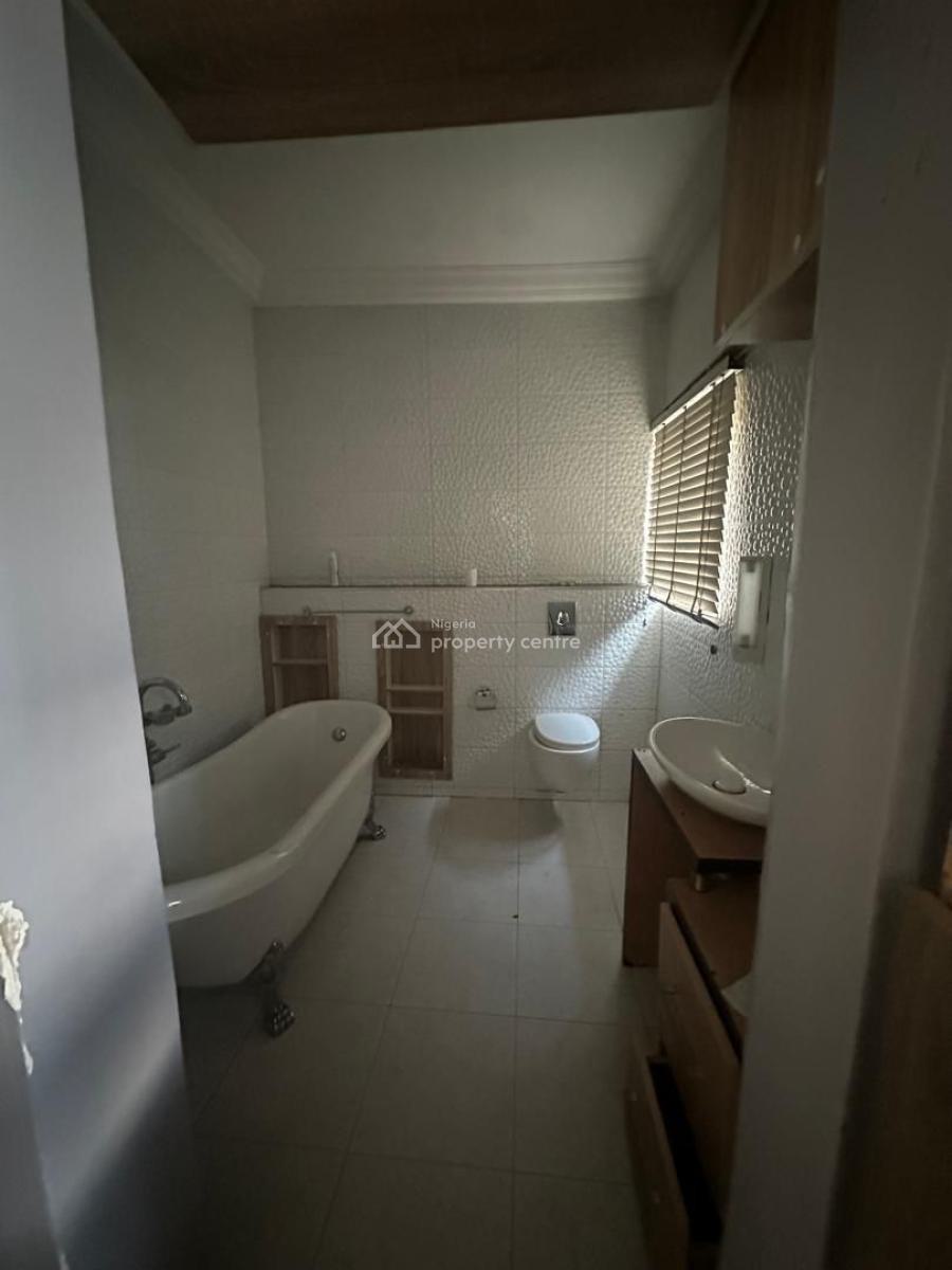 Well Maintained and Decent  4 Bedrooms Semi Detached Duplex with Bq, Estate, Gbagada, Lagos, Semi-detached Duplex for Rent