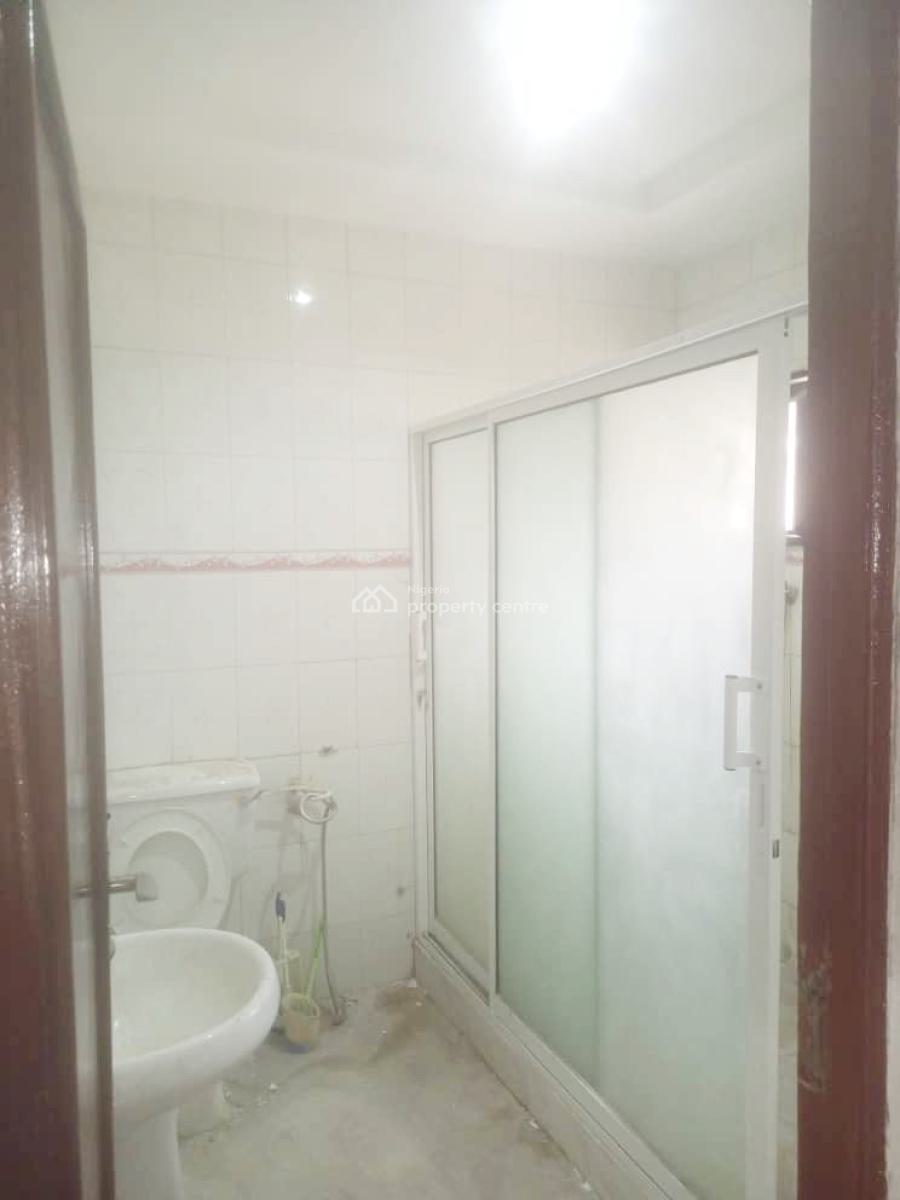 a Well Maintained Spacious 3 Bedroom Flat, Gra Phase 1, Magodo, Lagos, Flat / Apartment for Rent