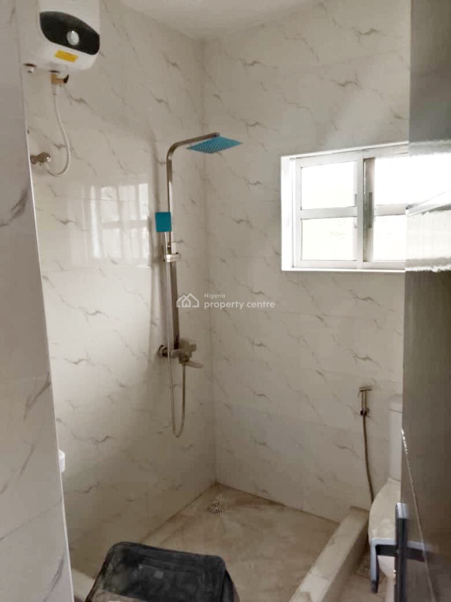 a Well Maintained Spacious 3 Bedroom Flat, Gra Phase 1, Magodo, Lagos, Flat / Apartment for Rent