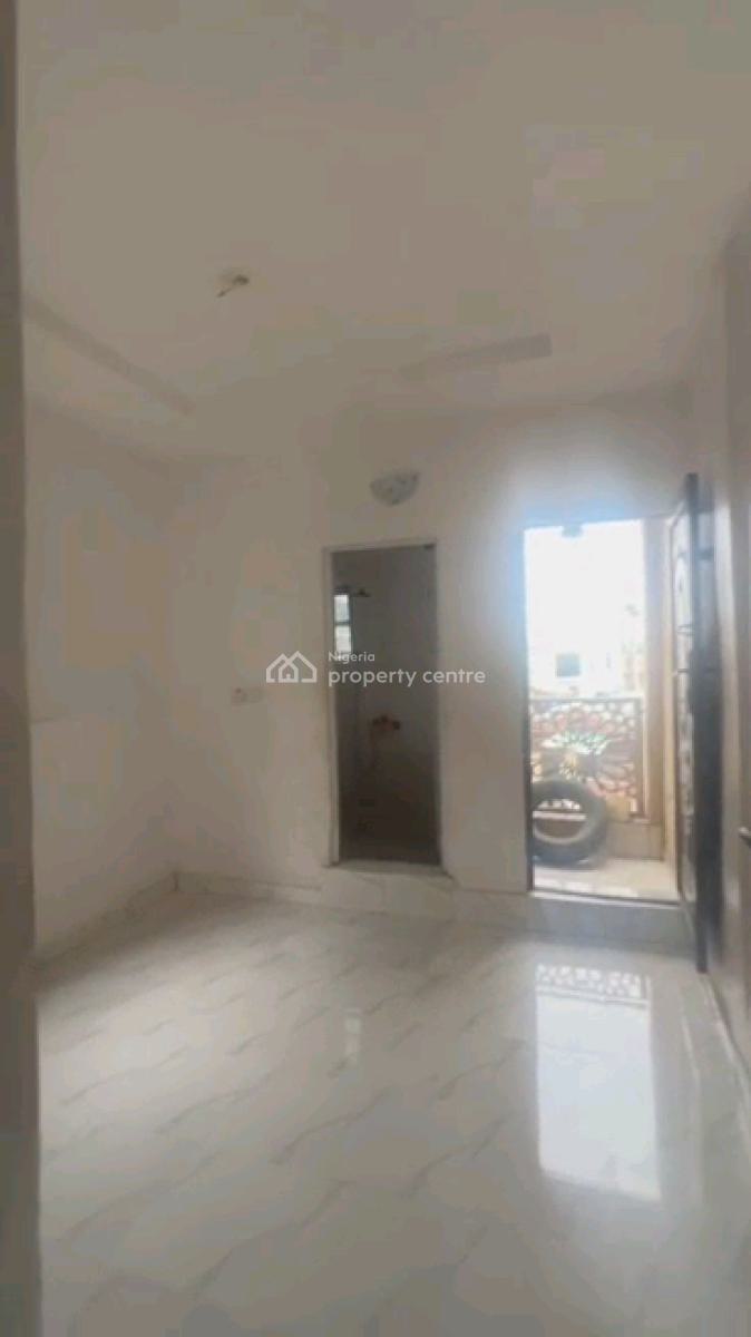 Standard and Executive Mini Flat, Makoko, Makoko, Yaba, Lagos, Mini Flat (room and Parlour) for Rent