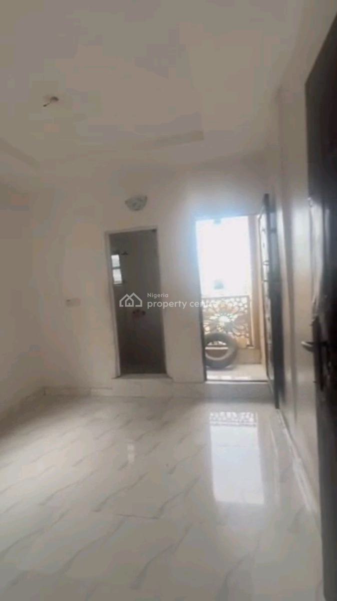 Standard and Executive Mini Flat, Makoko, Makoko, Yaba, Lagos, Mini Flat (room and Parlour) for Rent