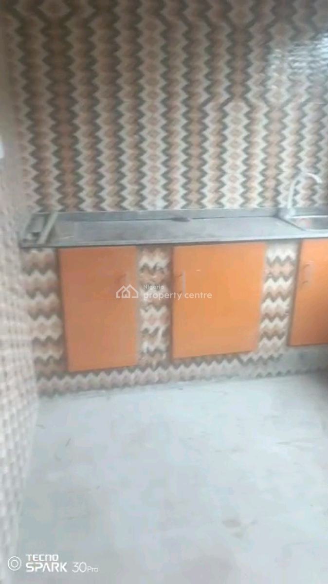 Standard and Spacious Mini Flat, Adekunle, Adekunle, Yaba, Lagos, Mini Flat (room and Parlour) for Rent