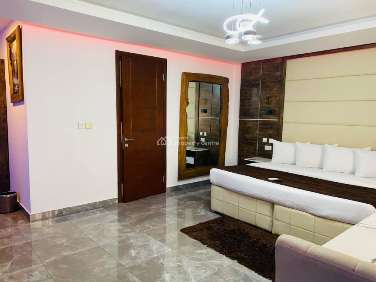 Beautiful 3 Bedroom Apartment with Swimming Pool, Snook, Elevator &gym, Banana Island, Ikoyi, Lagos, Flat / Apartment for Sale