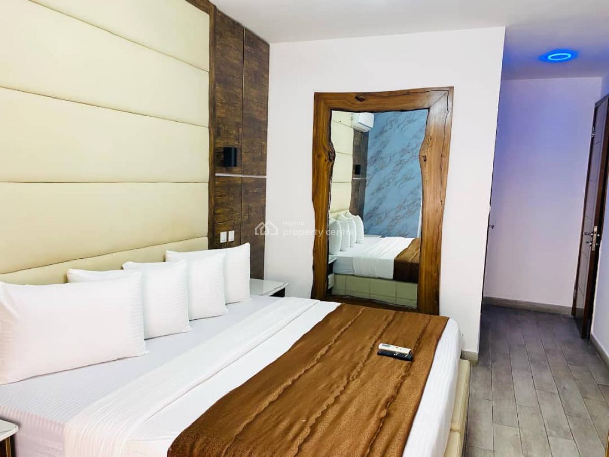 Beautiful 3 Bedroom Apartment with Swimming Pool, Snook, Elevator &gym, Banana Island, Ikoyi, Lagos, Flat / Apartment for Sale