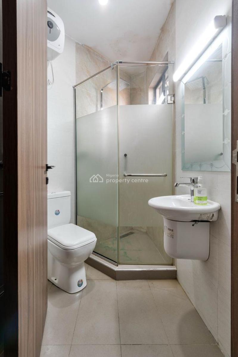 2bedroom Luxury Apartment with Swimming Pool &gym in Lekki Phase 1, Periwinkle Estate ,lekki Phase One ,lekki ,lagos ,nigeria, Lekki Phase 1, Lekki, Lagos, Flat / Apartment Short Let