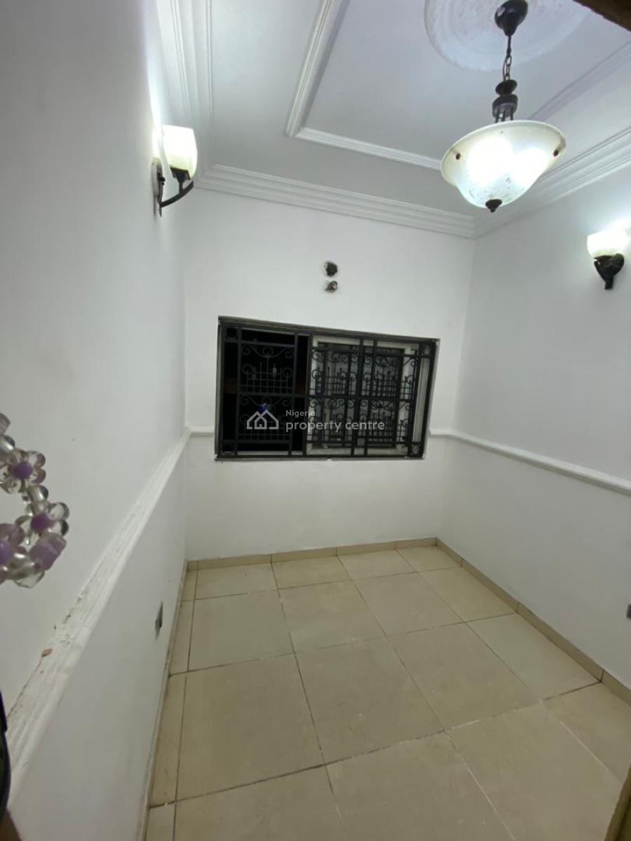 a Room Shared Apartment, Ilaje Mobile Road, Ajah, Lagos, Flat / Apartment for Rent