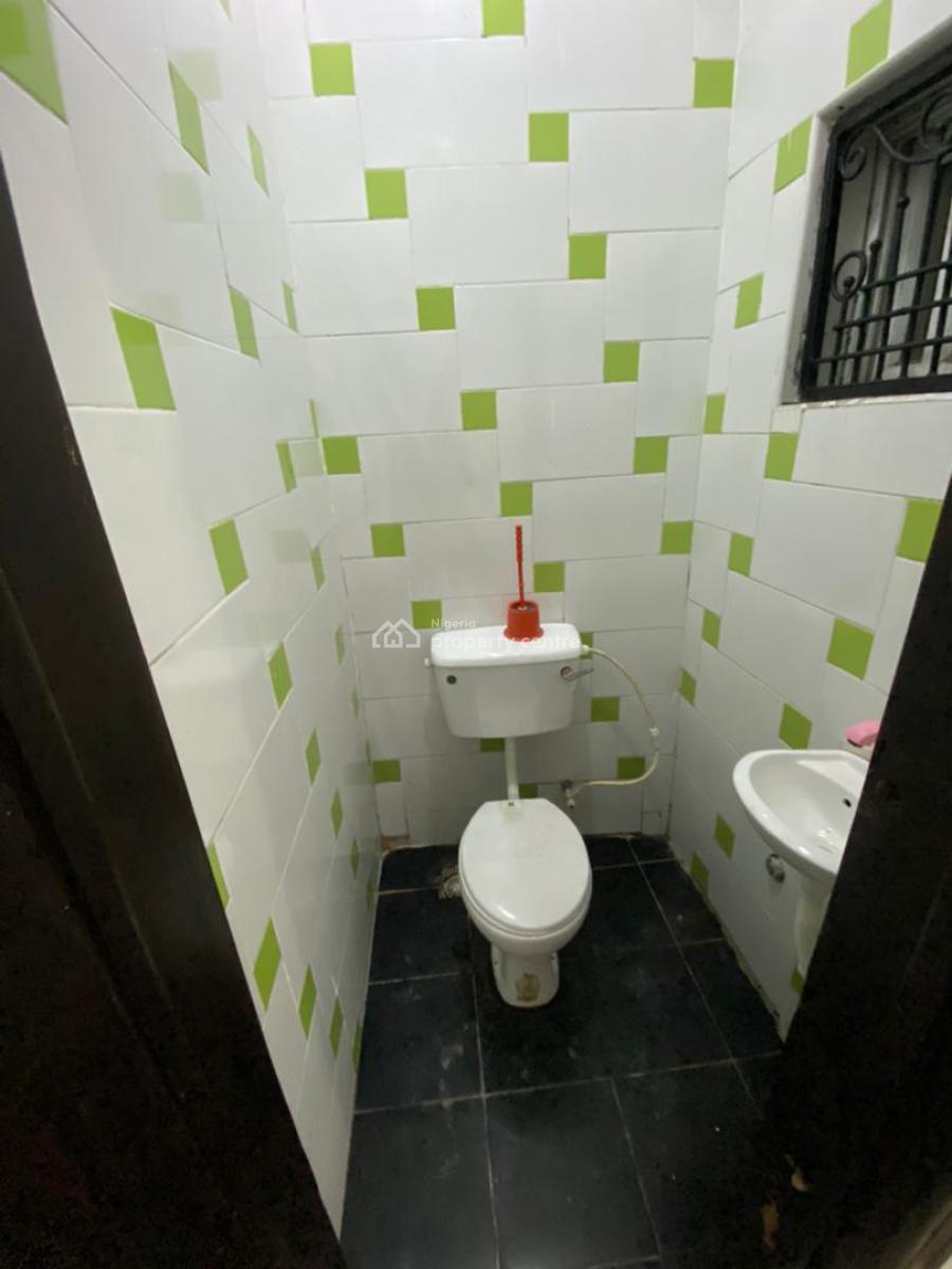 a Room Shared Apartment, Ilaje Mobile Road, Ajah, Lagos, Flat / Apartment for Rent