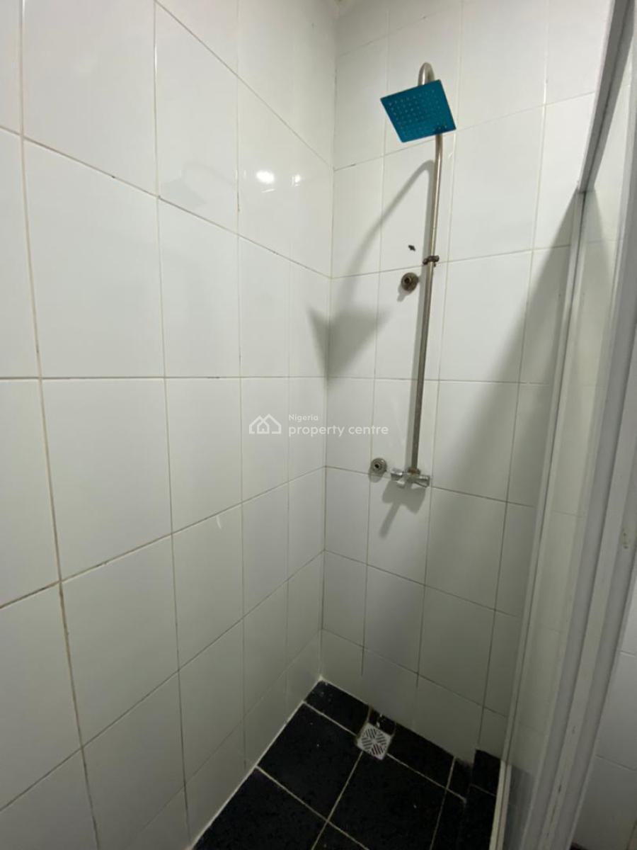 a Room Shared Apartment, Ilaje Mobile Road, Ajah, Lagos, Flat / Apartment for Rent