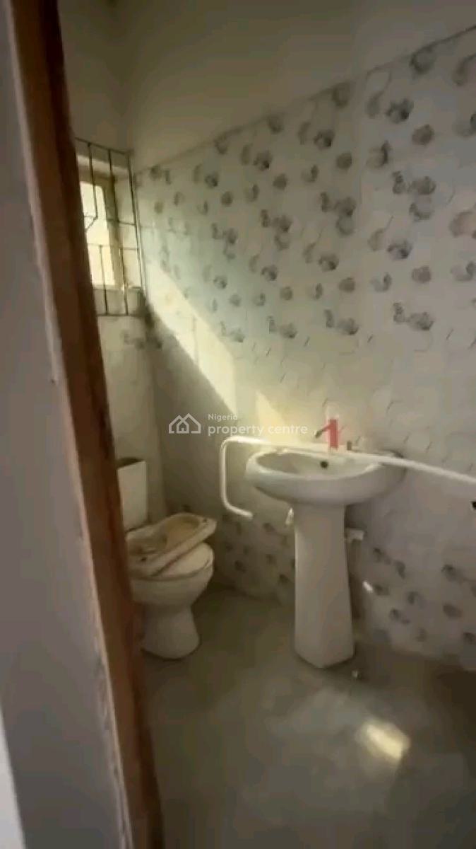 Standard and Spacious 3 Bedroom Flat, Soluyu, Soluyi, Gbagada, Lagos, Flat / Apartment for Rent