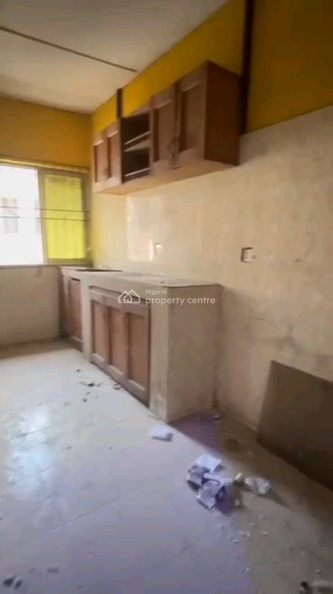 Standard and Spacious 3 Bedroom Flat, Soluyu, Soluyi, Gbagada, Lagos, Flat / Apartment for Rent