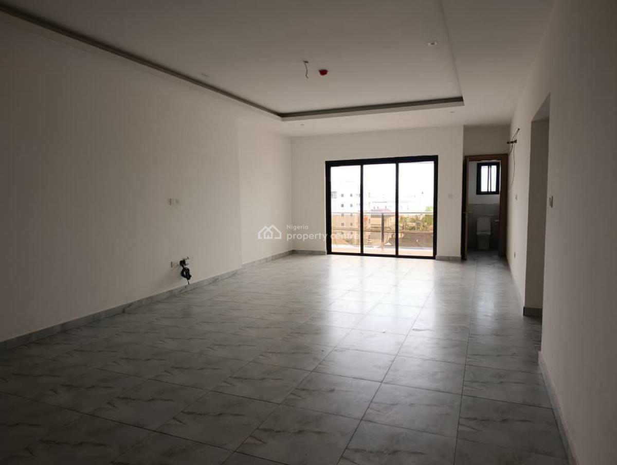 2 Bedroom Apartment with Gym, Swimming Pool & Boys Quarters, Lekki Phase 1, Lekki, Lagos, Flat / Apartment for Sale