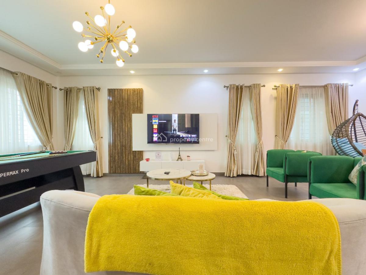 Luxuriously Furnished 3 Bedroom Apartment, Lekki Phase 1, Lekki, Lagos, Flat / Apartment Short Let