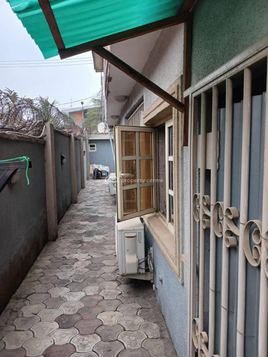 a 5 Bedroom Fully Detached House with a Self-contained Boys Quarters, Omole Phase 2, Ikeja, Lagos, House for Sale