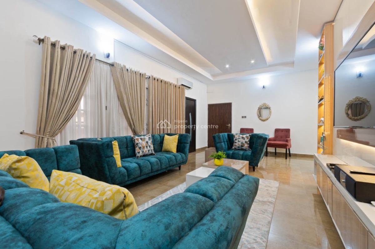 Exquisite 3 Bedroom Apartment with Gym, Admiralty Way, Lekki Phase 1, Lekki, Lagos, Flat / Apartment Short Let