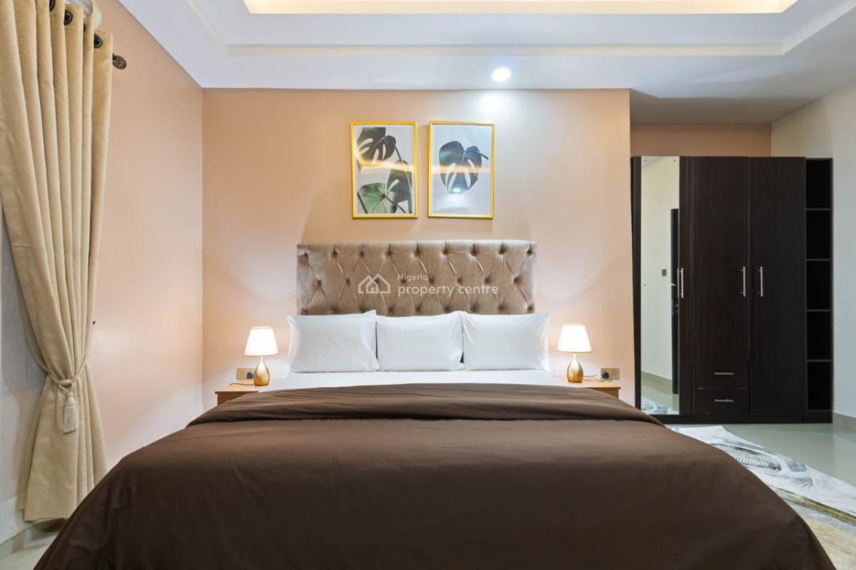 Exquisite 3 Bedroom Apartment with Gym, Admiralty Way, Lekki Phase 1, Lekki, Lagos, Flat / Apartment Short Let