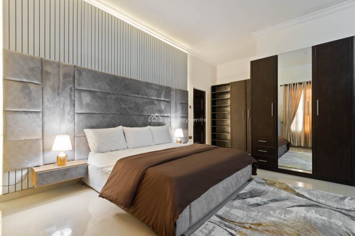Exquisite 3 Bedroom Apartment with Gym, Admiralty Way, Lekki Phase 1, Lekki, Lagos, Flat / Apartment Short Let
